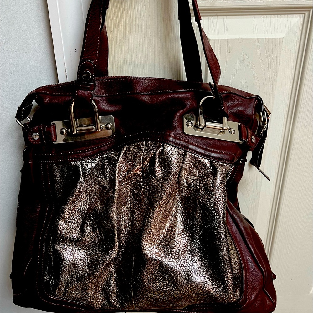 B Makowsky leather handbag 14 x 14. Very good condition.